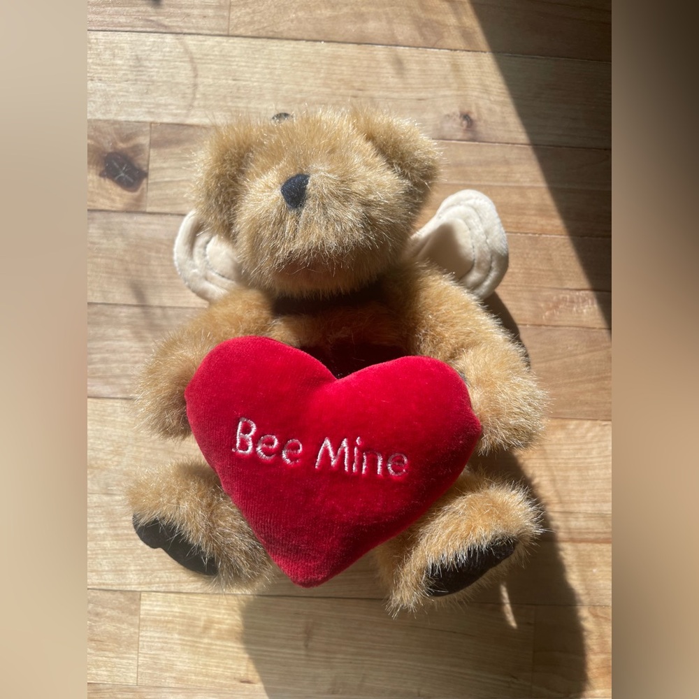 Boyds Bears Brown Plush Teddy Holding Red 'Bee Mine' Heart - Picture 9 of 10